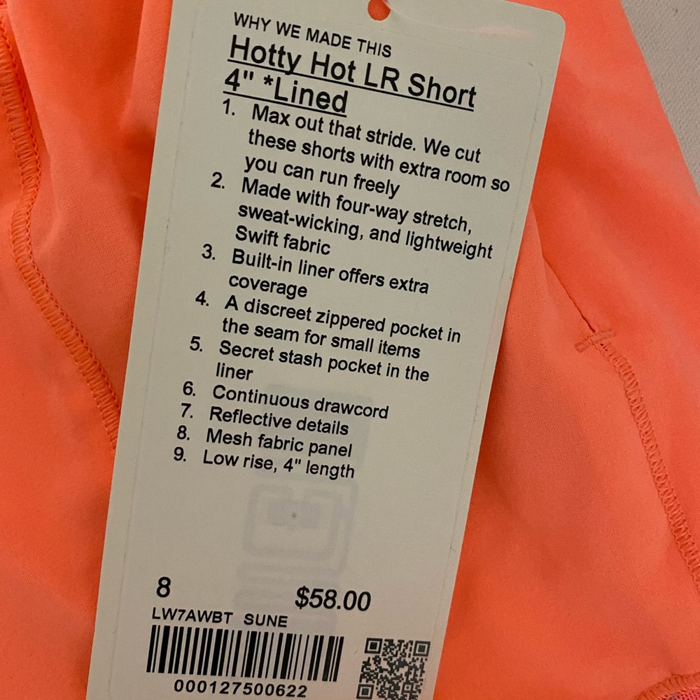 Lululemon NWT Hotty Hot 4” Short Size 8